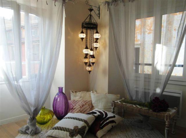 Charming Corner Abode With Castle Views * Nizza